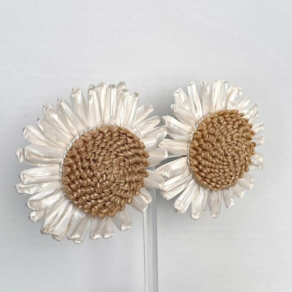 Cynthia Rowley | Cream & tan raffia large 3D woven  fabric flower stud earrings - Picture 6 of 6